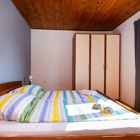Apartments Anica F Lopar Exterior foto