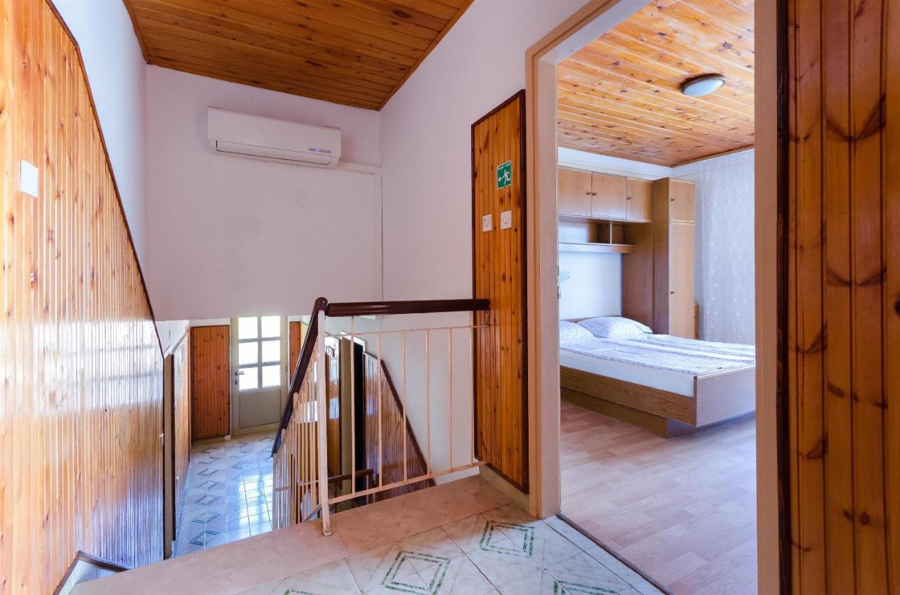 Apartments Anica F Lopar Exterior foto