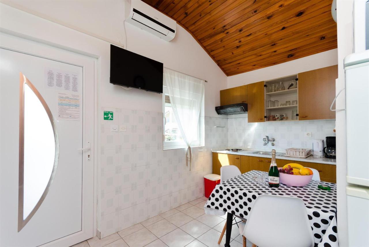 Apartments Anica F Lopar Exterior foto